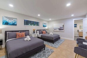 5 bedrooms, iron/ironing board, travel crib, free WiFi - Villa Azur | Fire Pit | Pool | Xbox & Game Room (North Miami Beach)