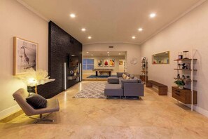 Lobby - Villa Azur | Fire Pit | Pool | Xbox & Game Room (North Miami Beach)