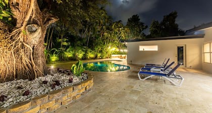 Super Fun Villa w/Xbox & Game Room, Heated Pool, Fire Pit!