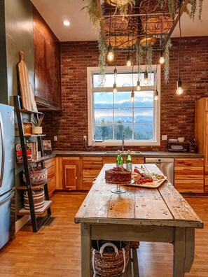 Micro-ondes, four, plaque de cuisson, lave-vaisselle