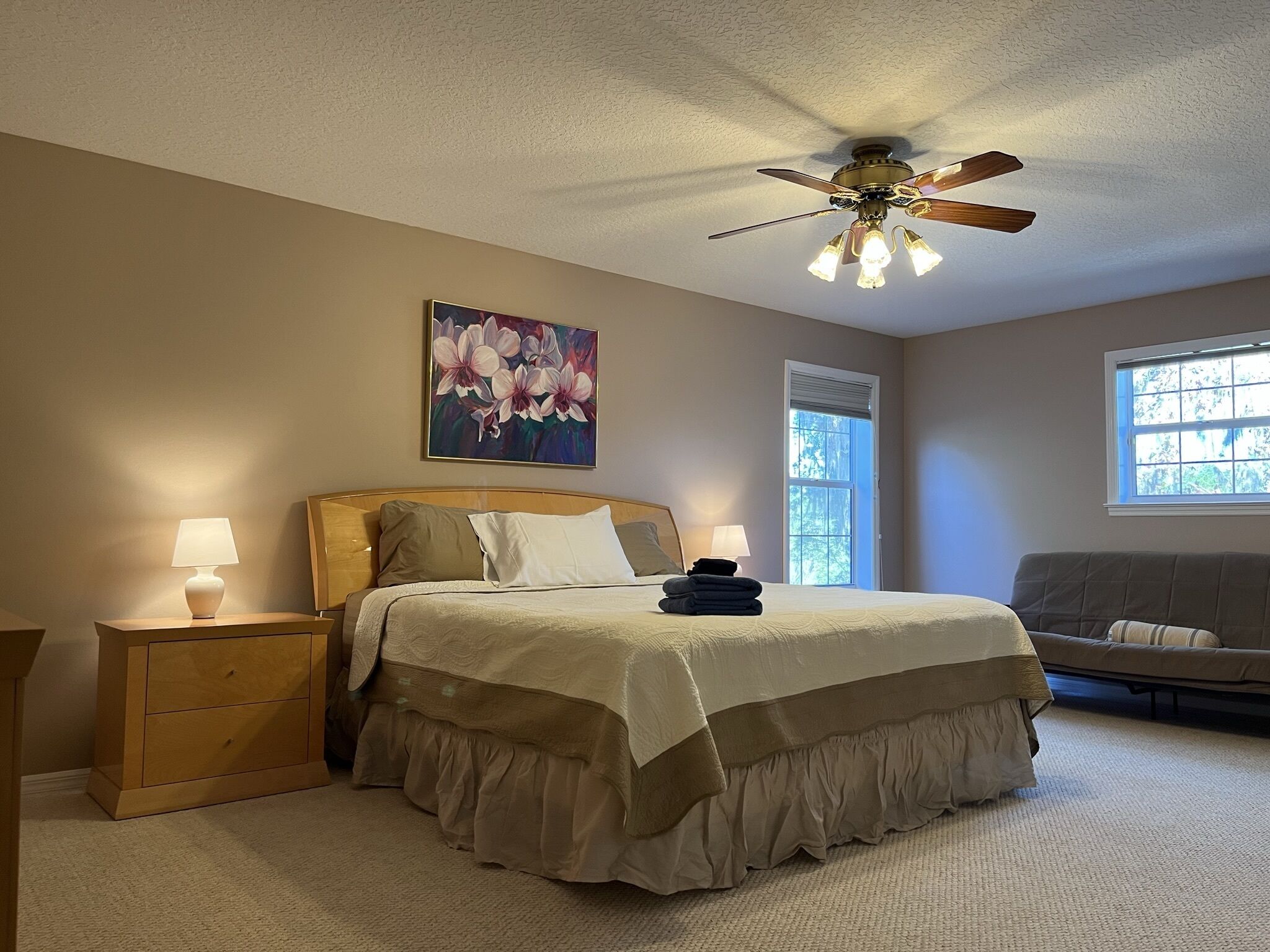 5 habitaciones, escritorio, tabla de planchar con plancha y wifi gratis 