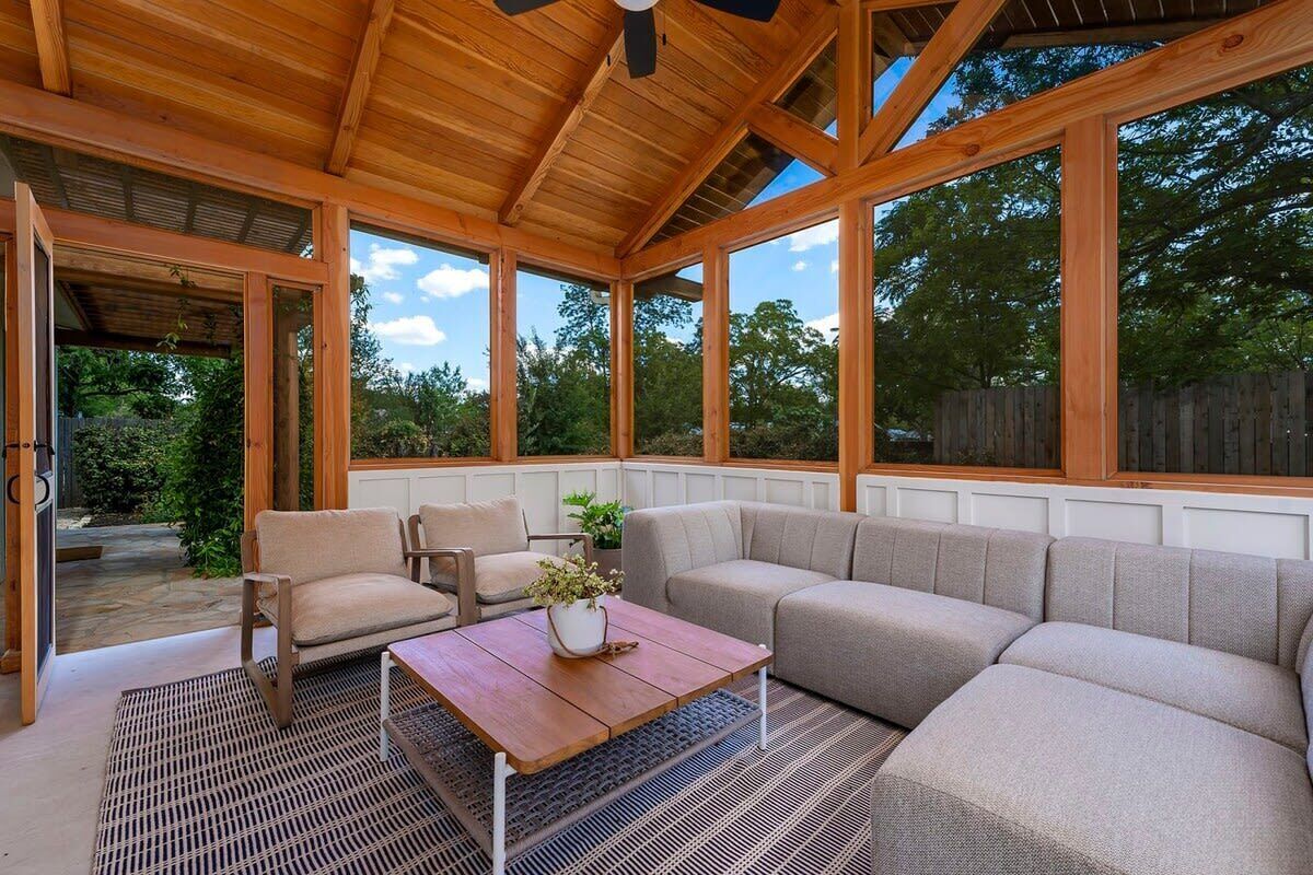 TV, fireplace, offices