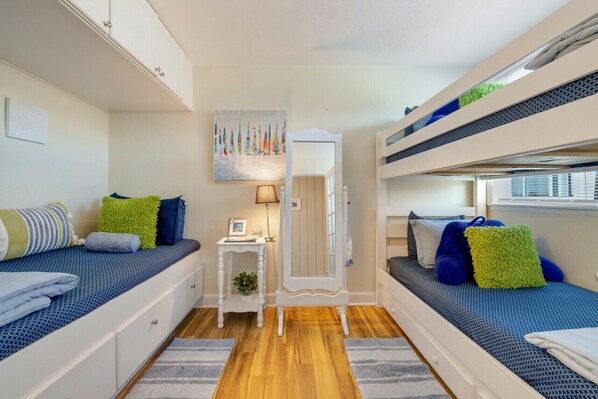 2 Schlafzimmer, Bügeleisen/Bügelbrett, Reisekinderbett, kostenloses WLAN