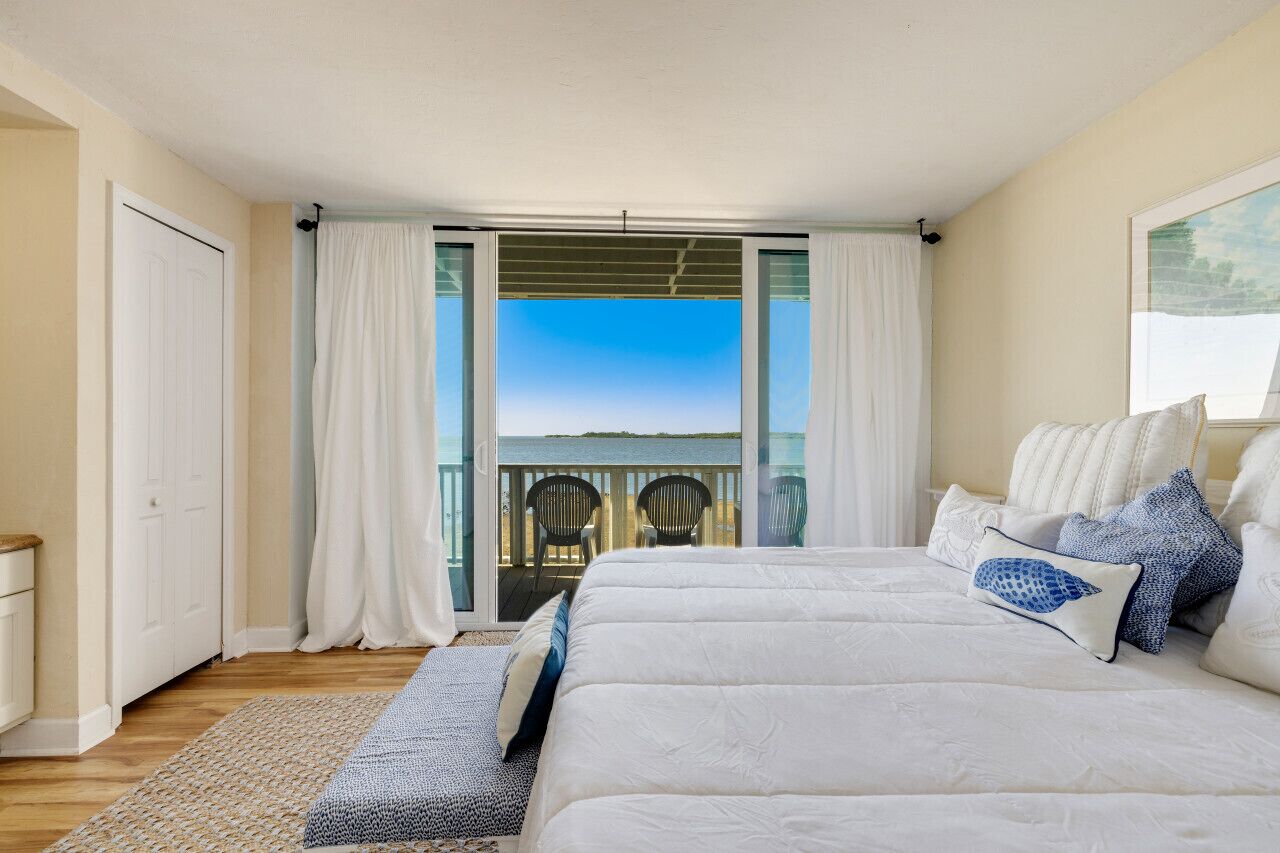 2 bedrooms, iron/ironing board, travel crib, free WiFi