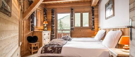 7 bedrooms, free WiFi, bed sheets