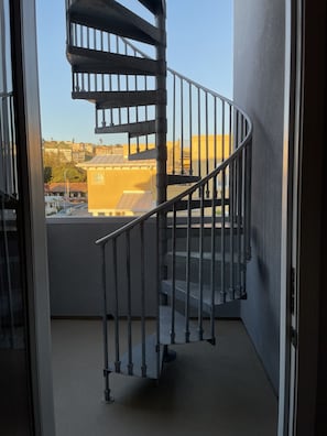 Stairs to rooftop deck - Awesome Townhouse, ¡Salsipuedes! (Pismo Beach)