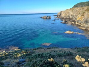Beach nearby - NEW DETACHED HOUSE 4 BEDROOMS GARDEN SAUZON BEAUTIFUL ISLAND AT SEA (Sauzon)