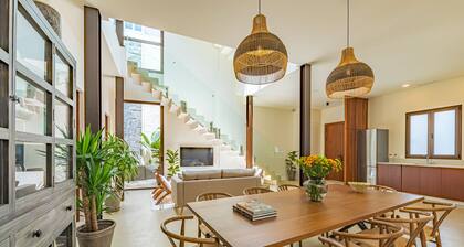 Luxury house in the old town with pool and close to the beach