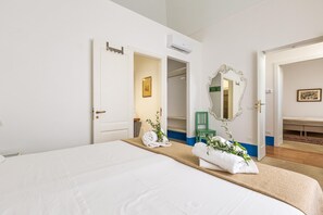 3 bedrooms, iron/ironing board, Internet, bed sheets
