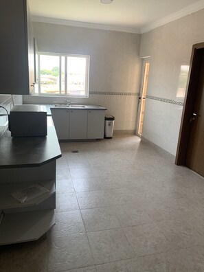 Unclassified image, 2 of 13, button