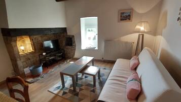 Smart-tv, een dvd-speler en boeken