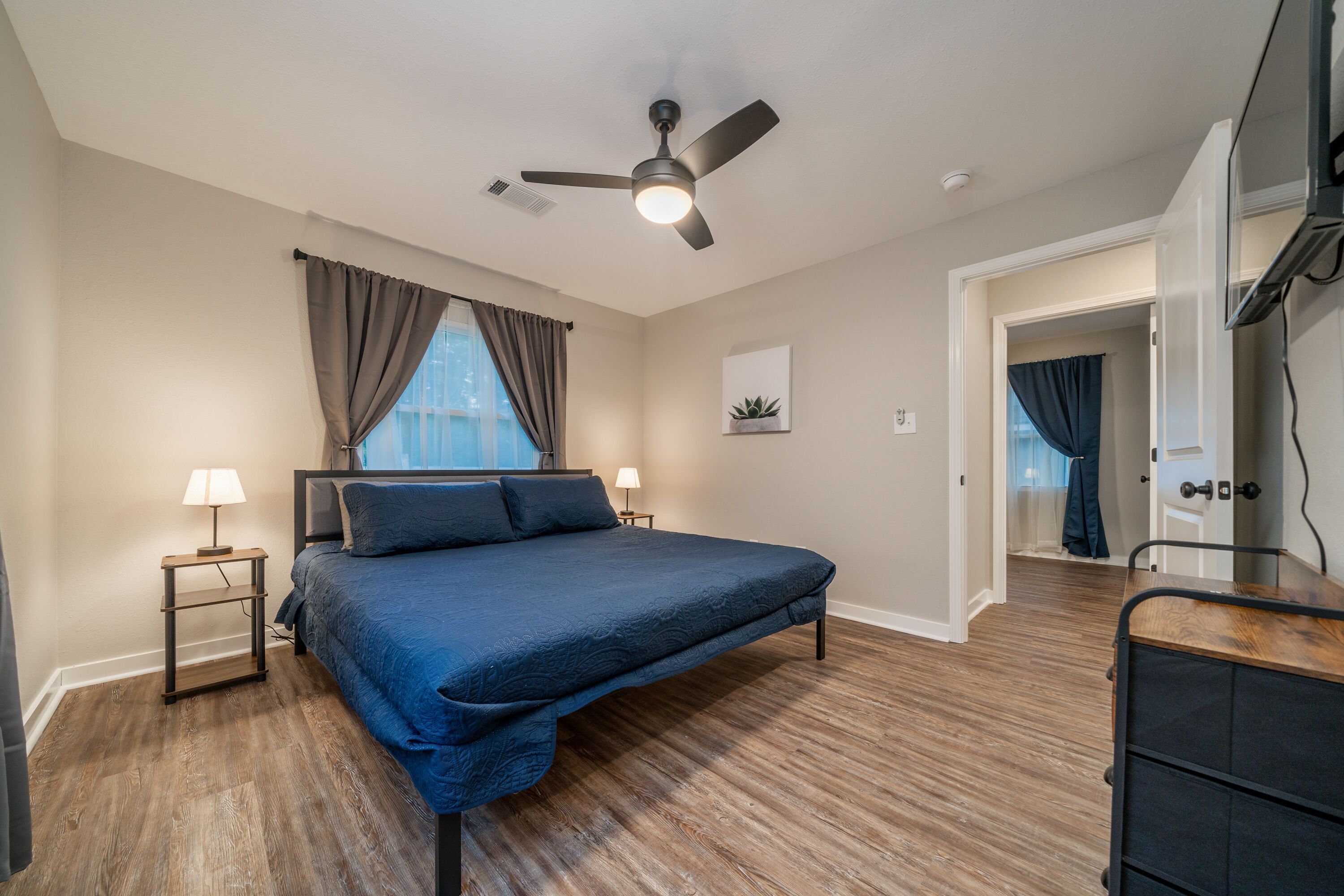 3 bedrooms, desk, free WiFi, bed sheets