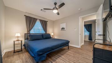 3 bedrooms, desk, free WiFi, bed sheets