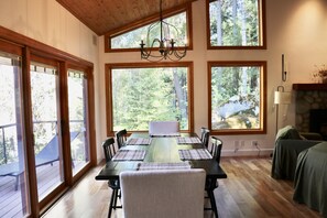 Dining - Lux, creekfront 8-acre retreat with hot tub (Nevada City)