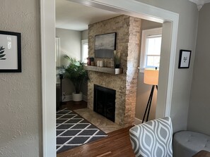 Interior - Charming 4 bedroom, 2 bath home near dowtown Fargo. (Fargo)