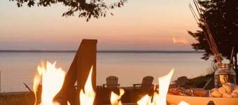 Premier Lakeshore Retreat