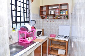 Private kitchen - KJ'S where Cosy Memories last. (Meru)