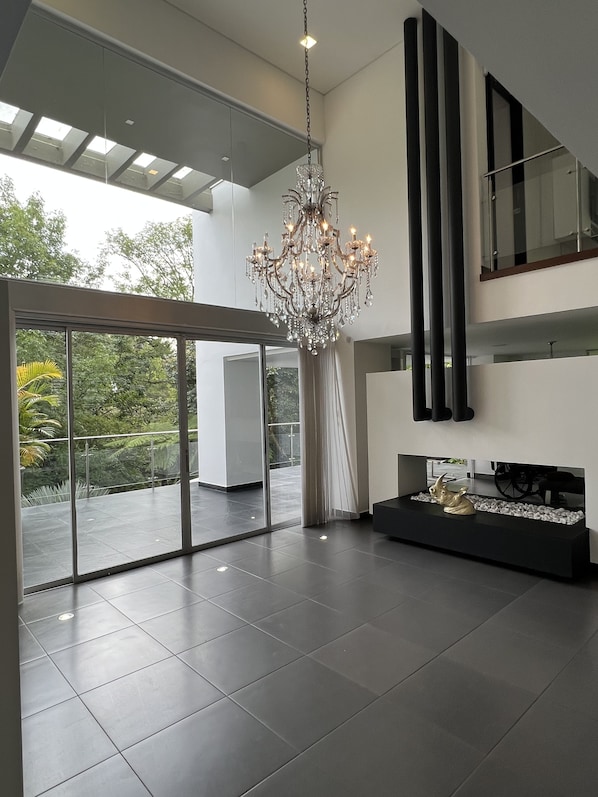 Interior - MEDELLIN POBLADO MANSION NEAR TESORO MALL (Medellín)