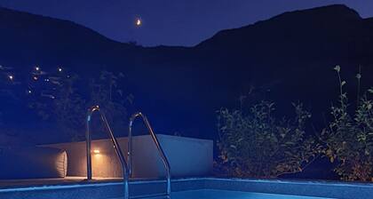 Loft bedroom villa with pool