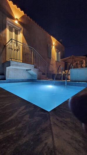 Outdoor pool - Loft bedroom villa with pool (Ithaki)