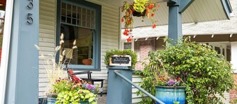 Historic Bungalow 3 bed, 3 bath near Whitman College and downtown Walla Walla.