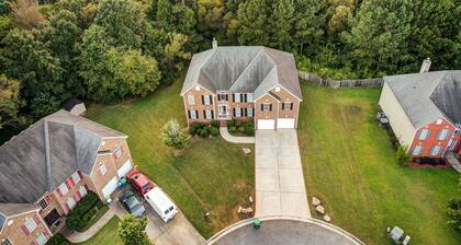 🌴Paradise of Atlanta🌴 4BR/3BTH⭐️2 Game Rm⭐️2 Fireplaces⭐️10 min from Airport