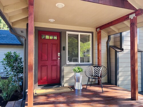 💥simple 4bed 1 and half bath home💥Close to UO & Autzen 💥Kid and dog friendly!