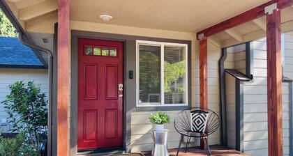 💥simple 4bed 1 and half bath home💥Close to UO & Autzen 💥Kid and dog friendly!