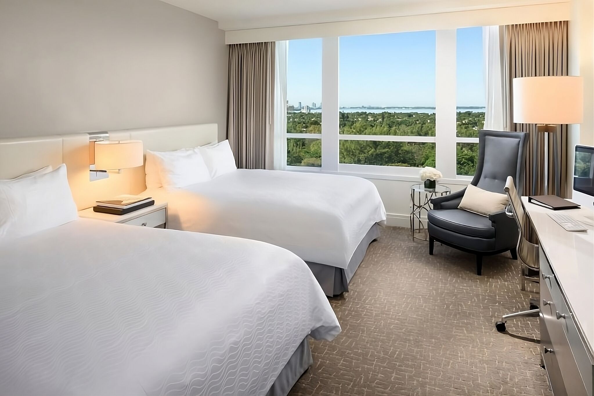 Deluxe Bayview with 2 Queen Beds Accommodation at Fontainebleau Miami Beach
