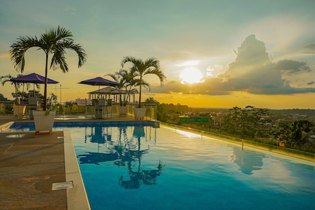15 outdoor pools, open 10:00 AM to 10:00 PM, pool umbrellas. THE VIEW HOTEL