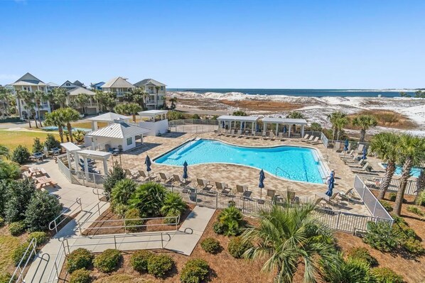 Outdoor pool, a heated pool
