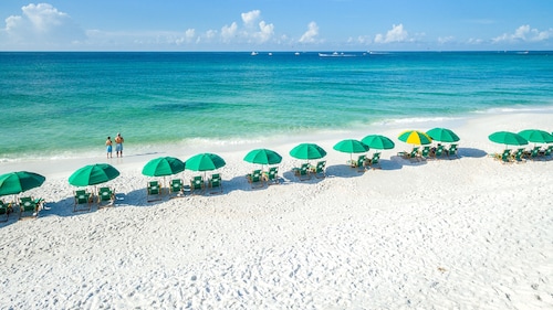 308 Beautiful Gulf & Sunset Views, Book Dec 10th ~ Heated pool ~ Hot tub & more!