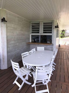 Outdoor dining