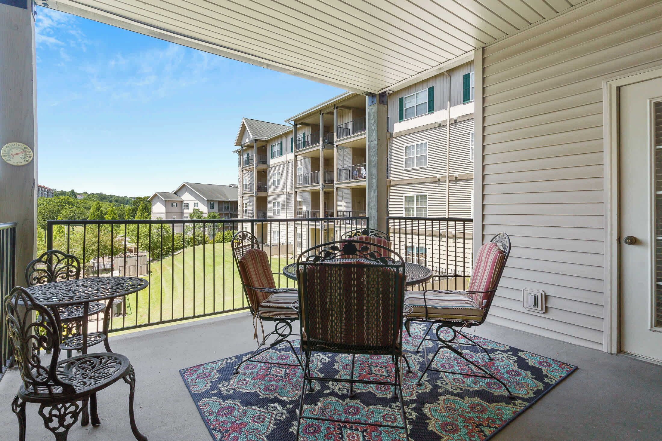 Condo, Multiple Beds, Patio, Golf View (The Branson Experience) | Outdoor dining