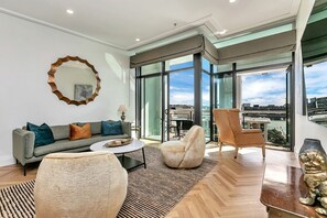 TV - The Penthouse - Sebel (Auckland)