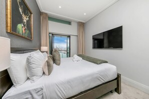 2 Schlafzimmer, Schreibtisch, Bügeleisen/Bügelbrett, kostenloses WLAN