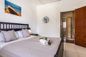 2 chambres, fer et planche à repasser, Wi-Fi gratuit, draps fournis