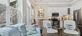 Creole Bungalow - 2 Bedroom 2 Bath with golf cart