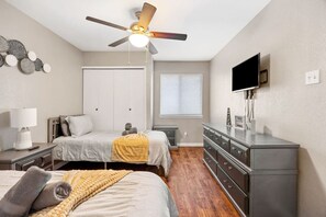 2 bedrooms, desk, iron/ironing board, free WiFi