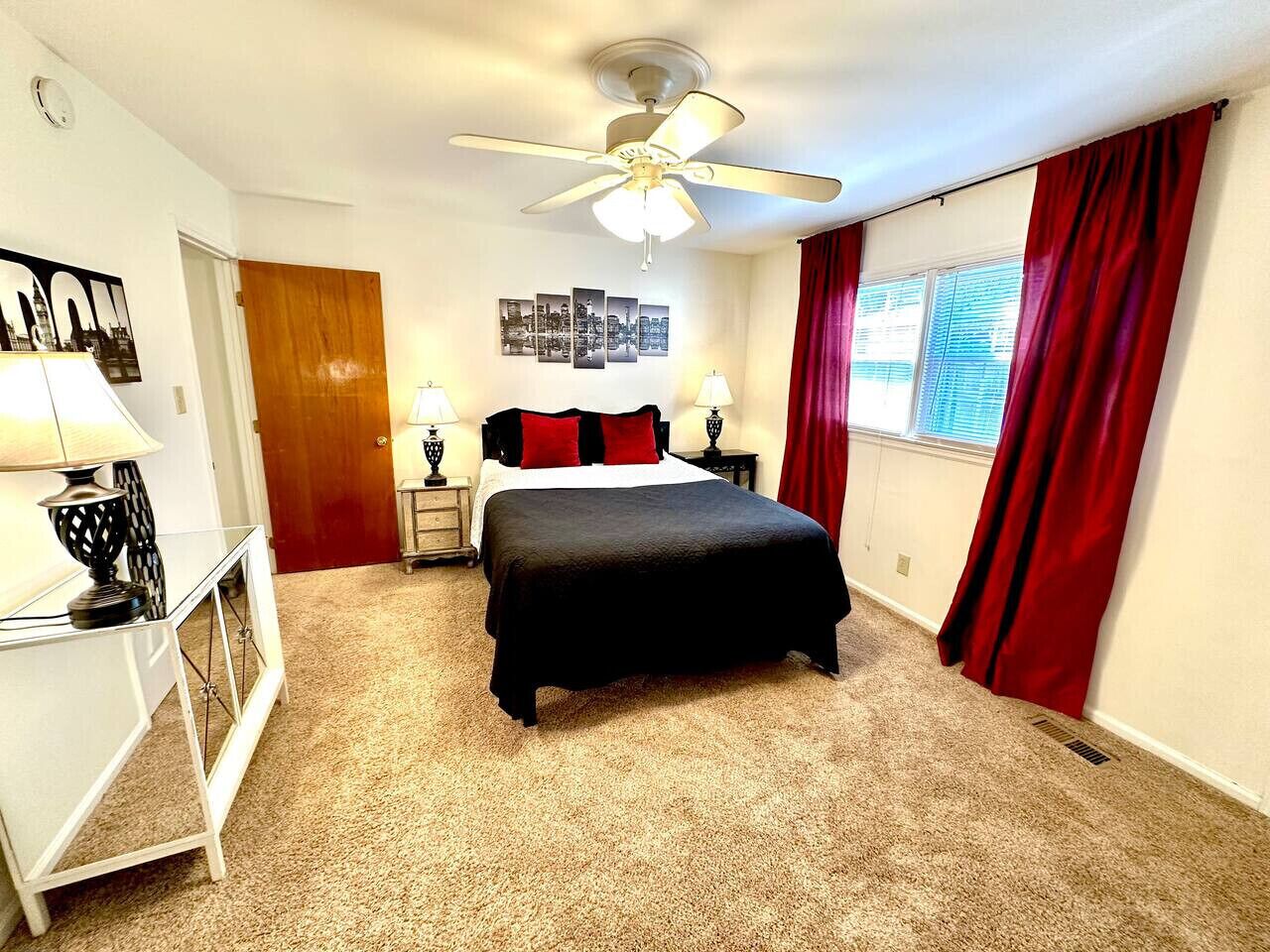 1 bedroom, desk, iron/ironing board, WiFi