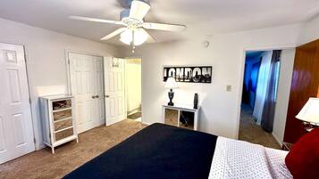 1 bedroom, desk, iron/ironing board, WiFi