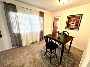 Dining - Cozy Downtown Destination (Raleigh)