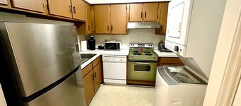 Cozy Downtown Destination