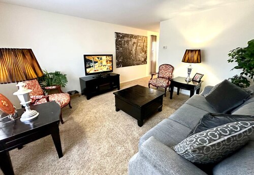 Cozy Downtown Destination