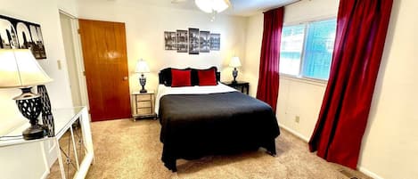 1 bedroom, desk, iron/ironing board, WiFi