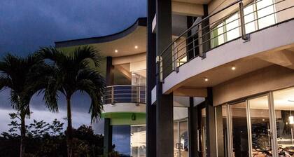 Stunning Private Villa Near Quepos