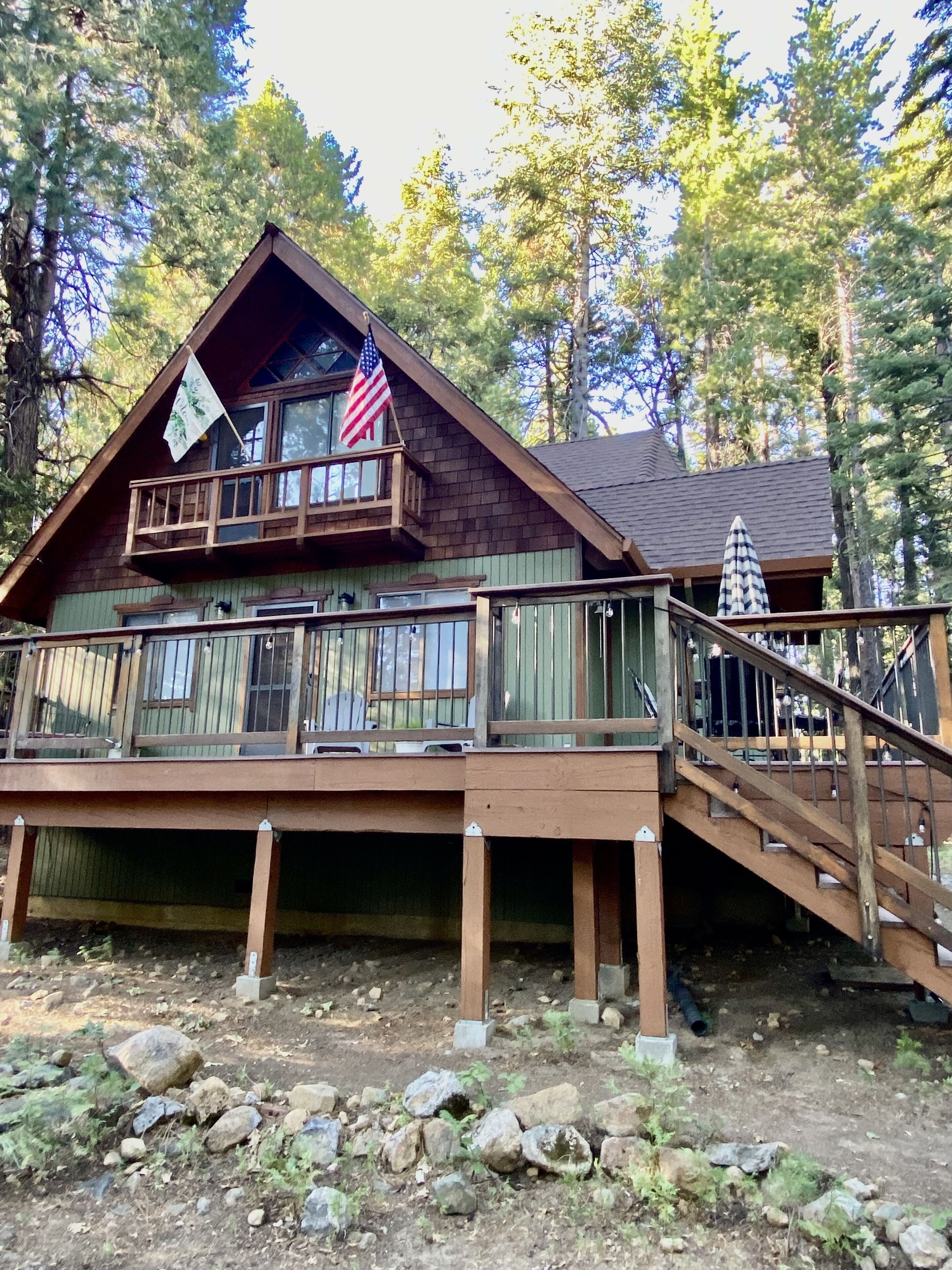 Enjoy Labor Day Weekend! Beautiful home near Big Trees, Murphys and Lake Alpine.