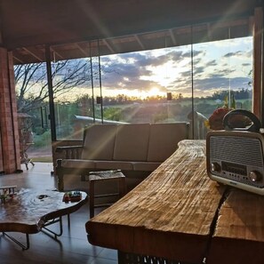 Interior - COUNTRY HOUSE WITH FIREPLACE / LAKE BACKGROUND - Santa Bárbara Resort (Águas de Santa Bárbara)