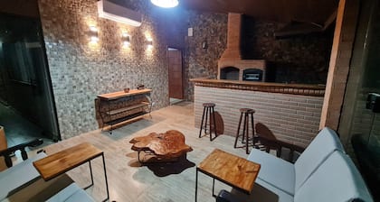 COUNTRY HOUSE WITH FIREPLACE / LAKE BACKGROUND - Santa Bárbara Resort