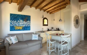 Smart TV, videogiochi, tavolo da calcetto, libri
